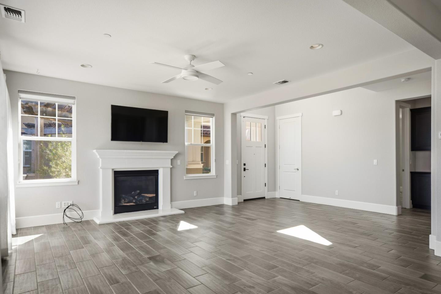18551 McClellan CIR