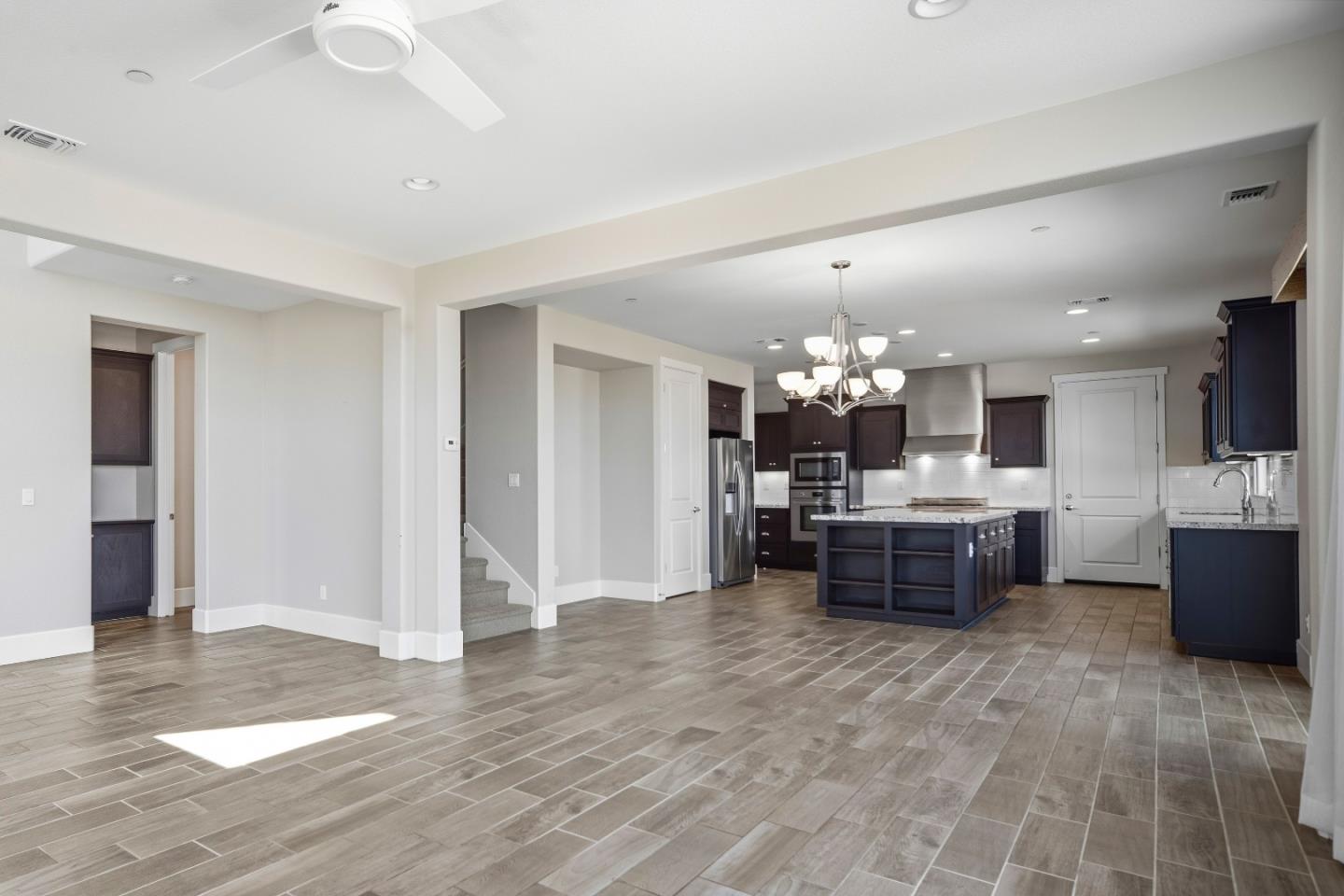 18551 McClellan CIR