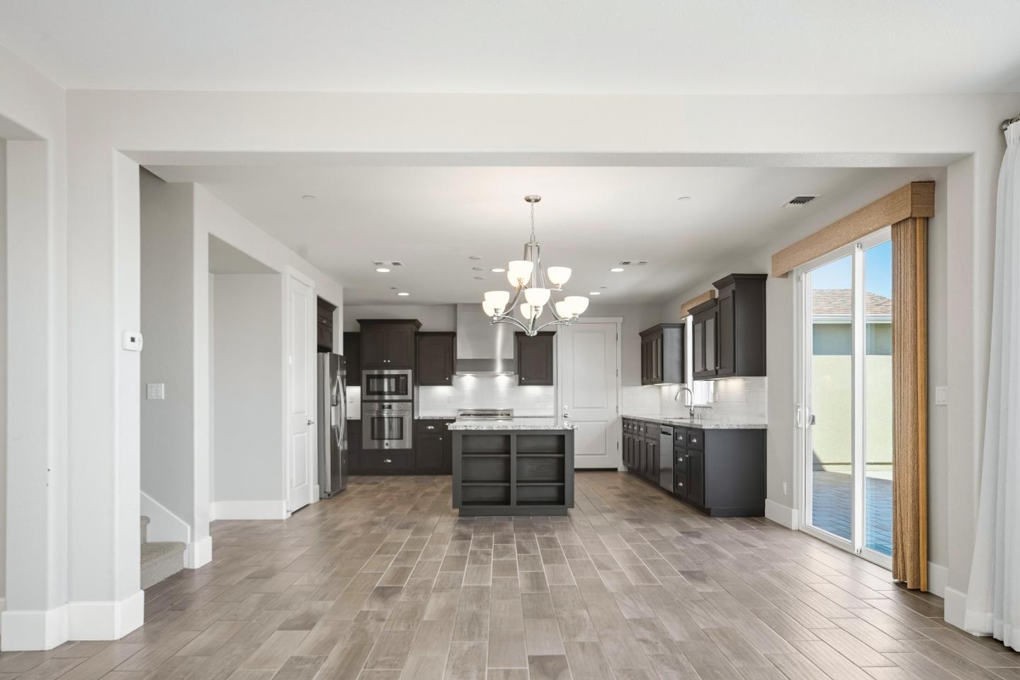 18551 McClellan CIR