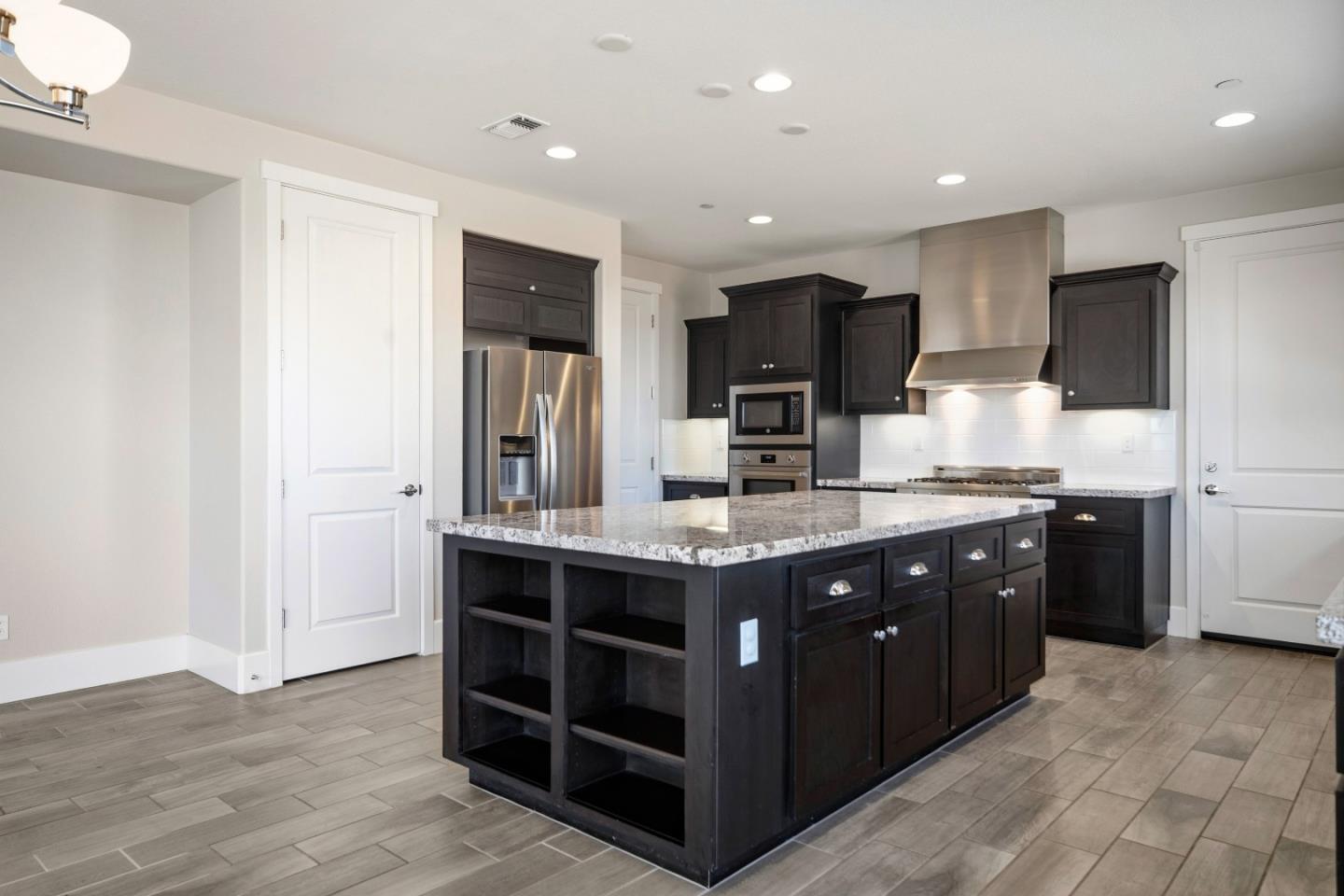 18551 McClellan CIR