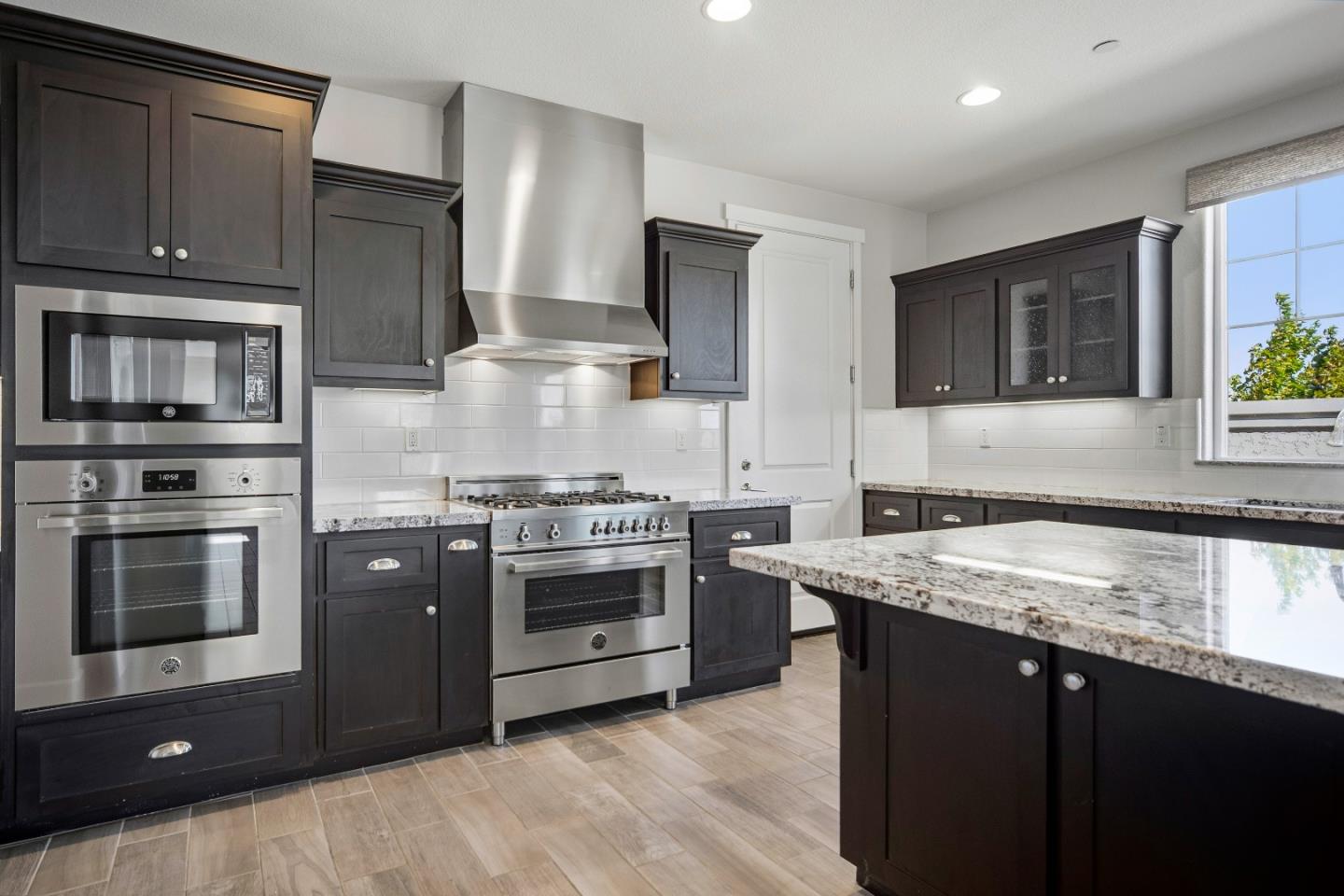 18551 McClellan CIR