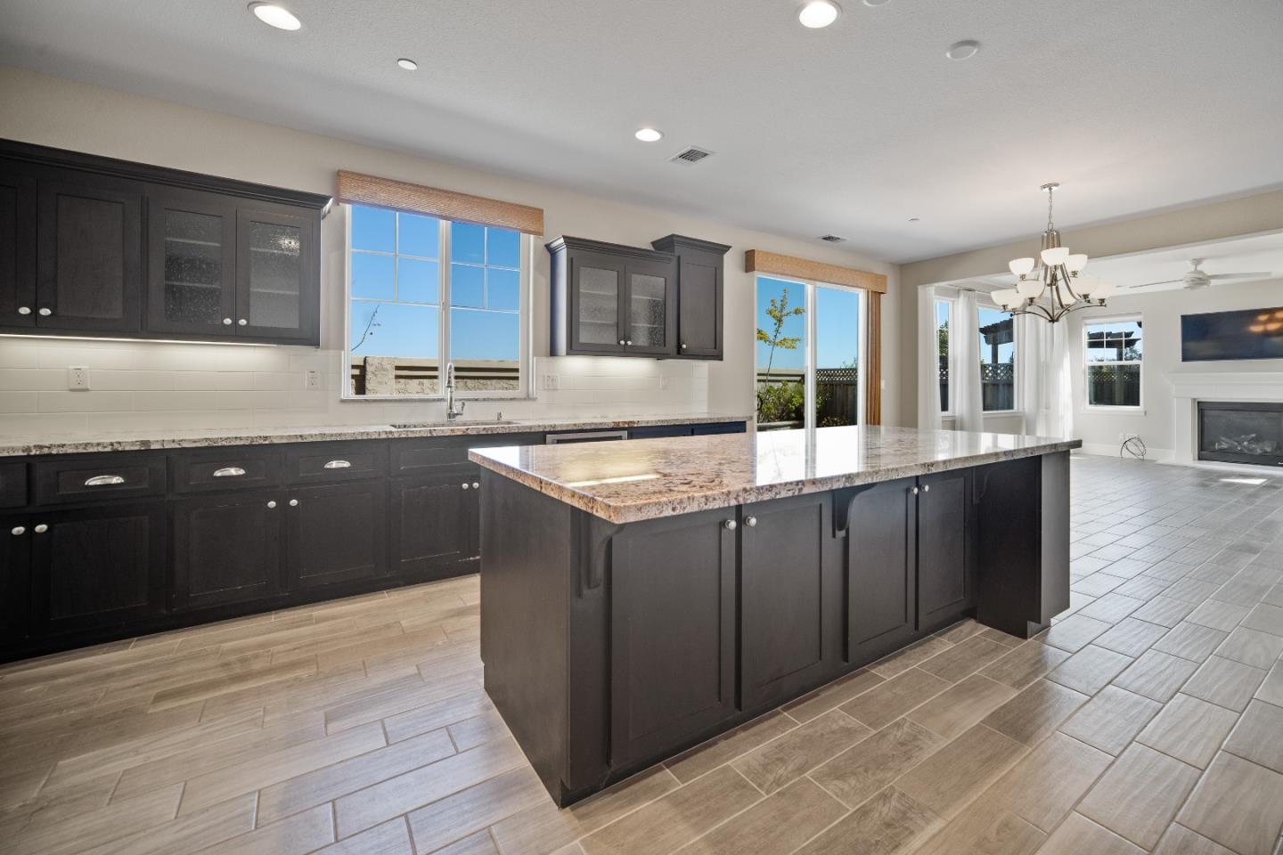 18551 McClellan CIR