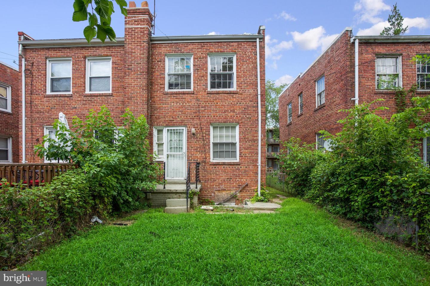 3329 Dubois Pl SE