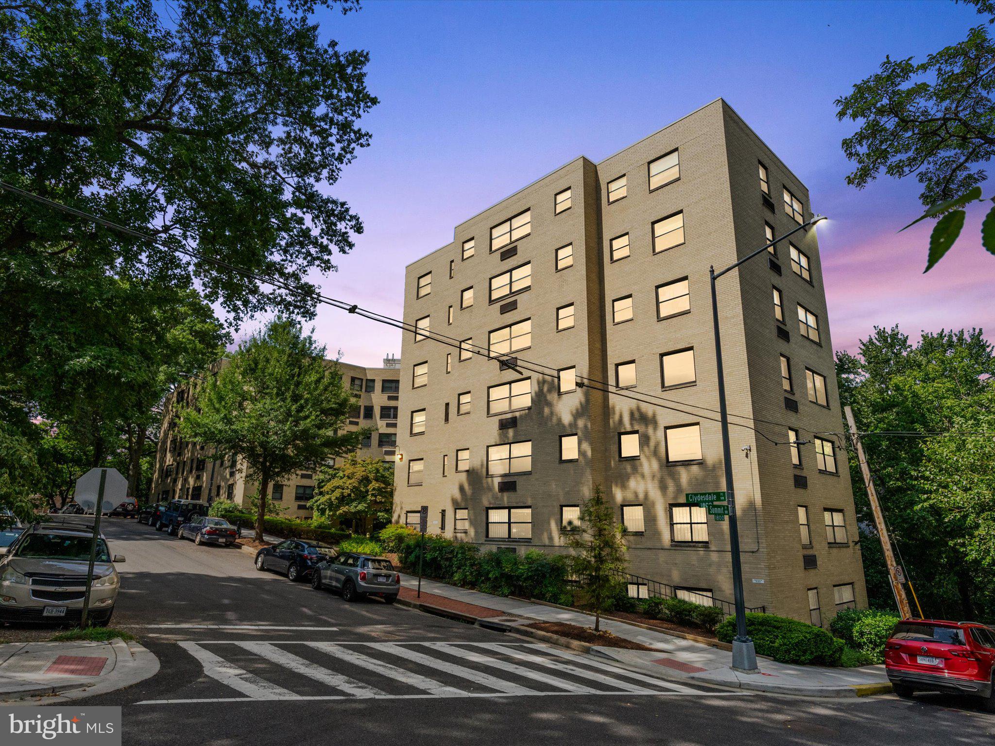 1801 CLYDESDALE PL NW #109