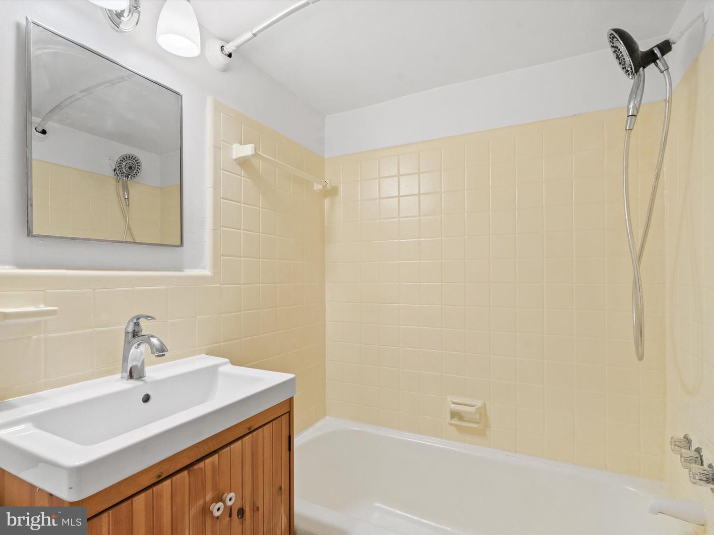 1801 CLYDESDALE PL NW #109
