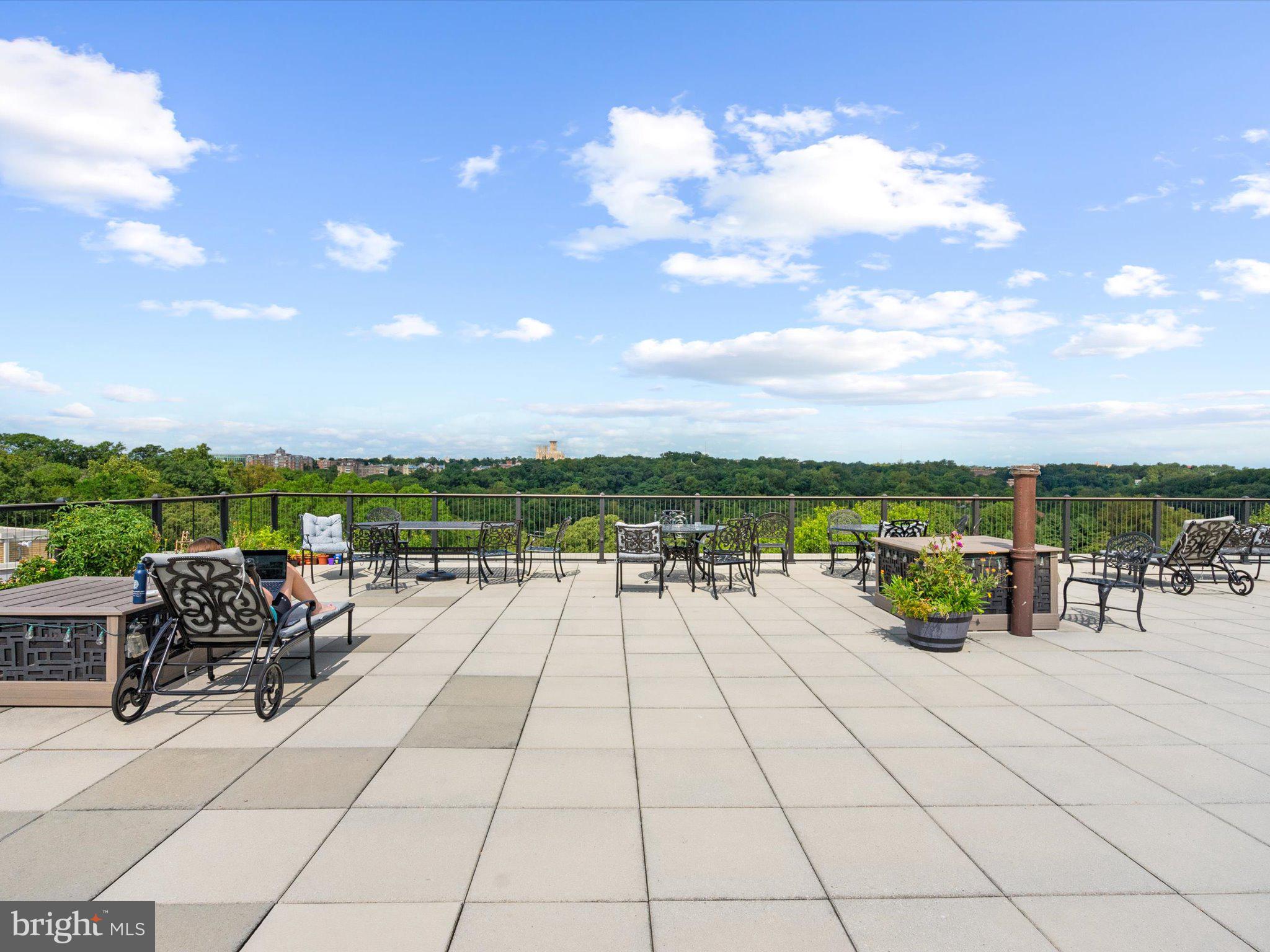 1801 CLYDESDALE PL NW #109