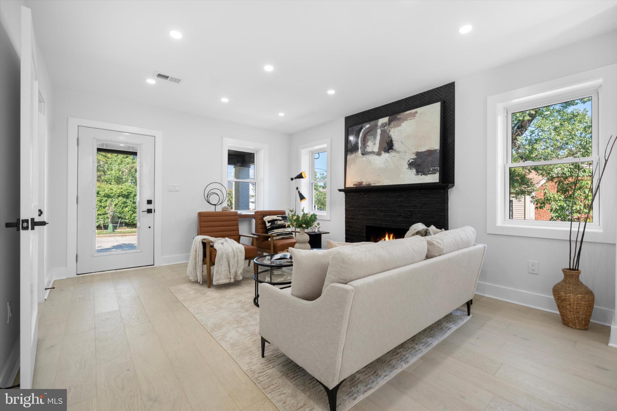 1929 RANDOLPH STREET NE