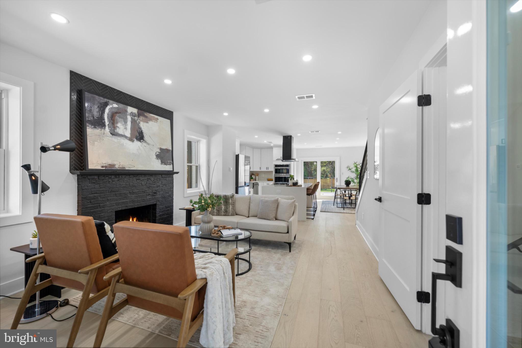 1929 RANDOLPH STREET NE