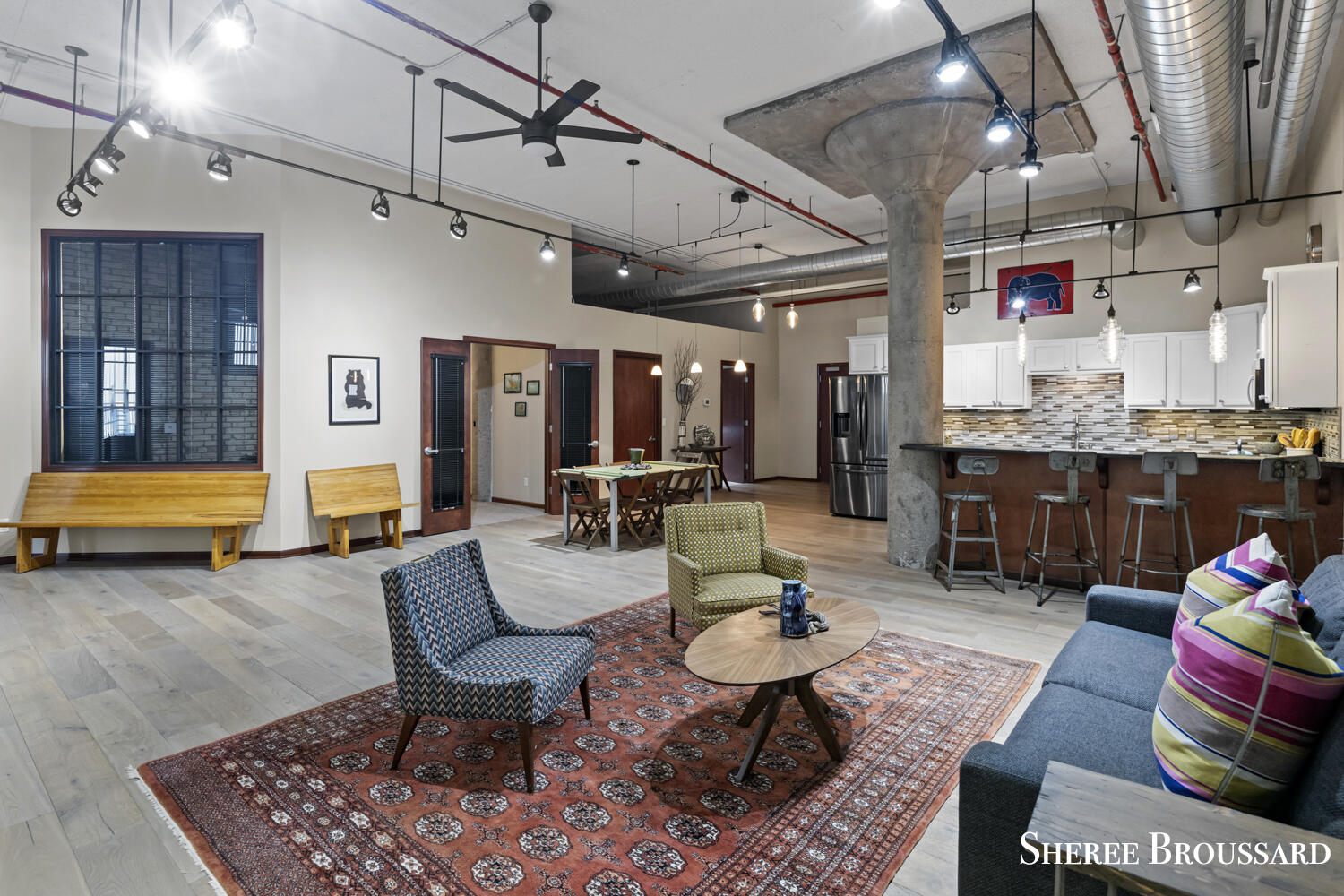 801 Broadway Avenue NW, 447