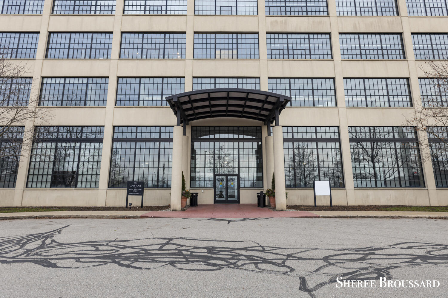 801 Broadway Avenue NW, 447