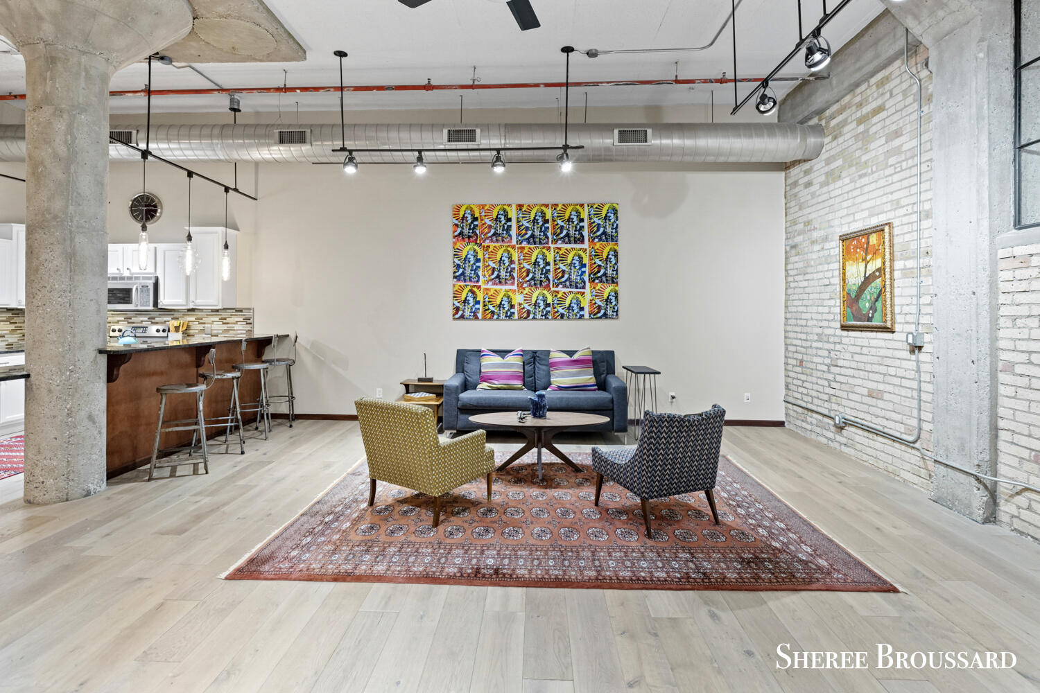 801 Broadway Avenue NW, 447