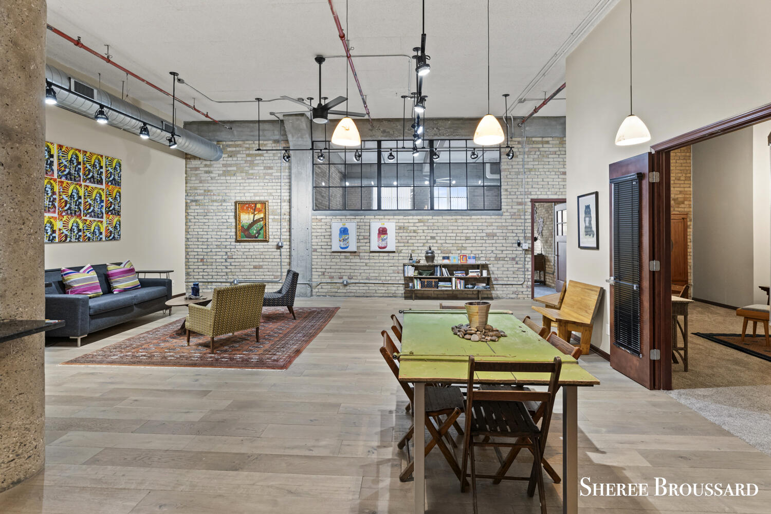 801 Broadway Avenue NW, 447