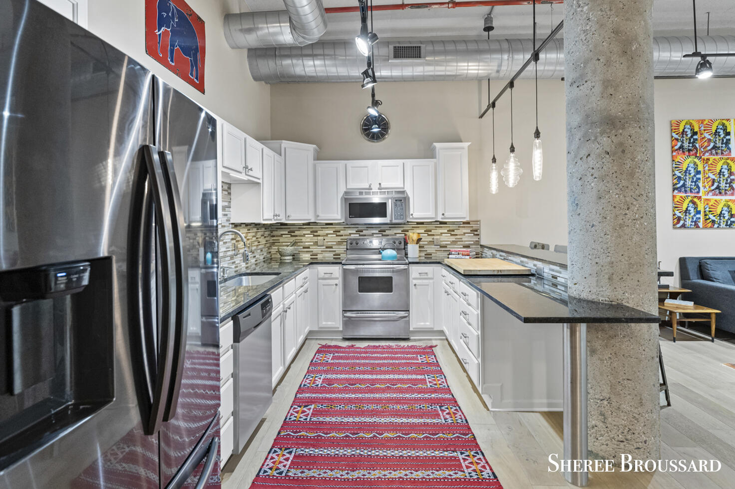 801 Broadway Avenue NW, 447