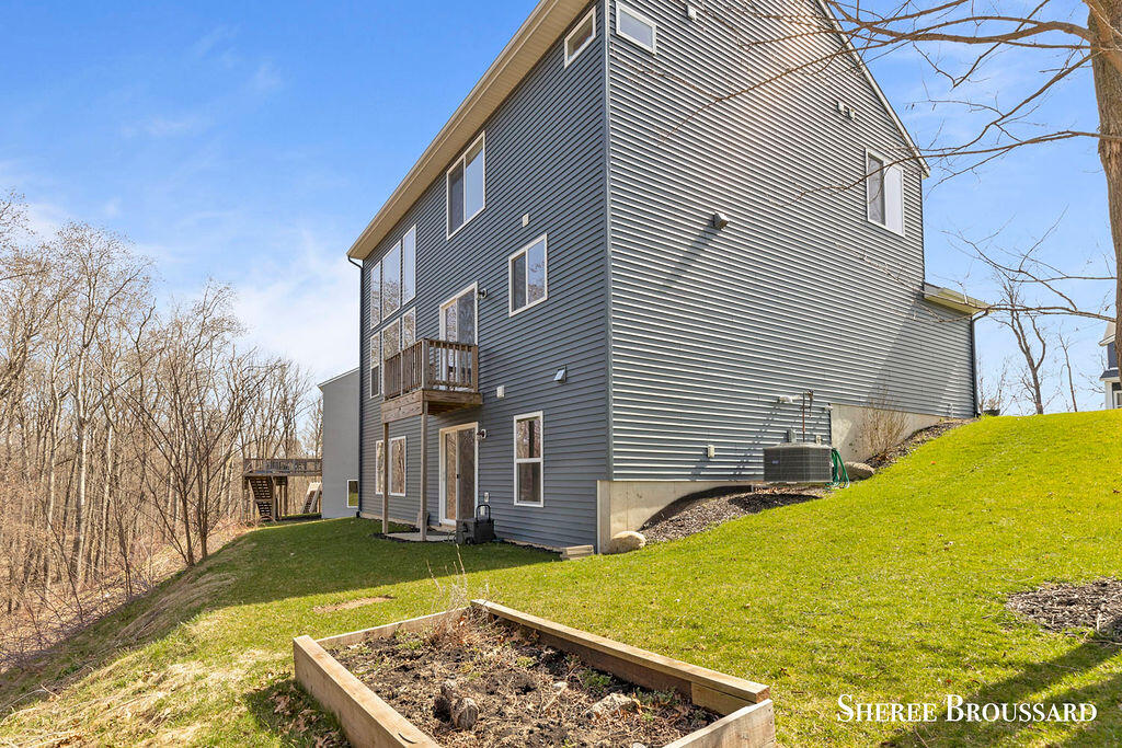 3458 Jules Lillian Drive NE