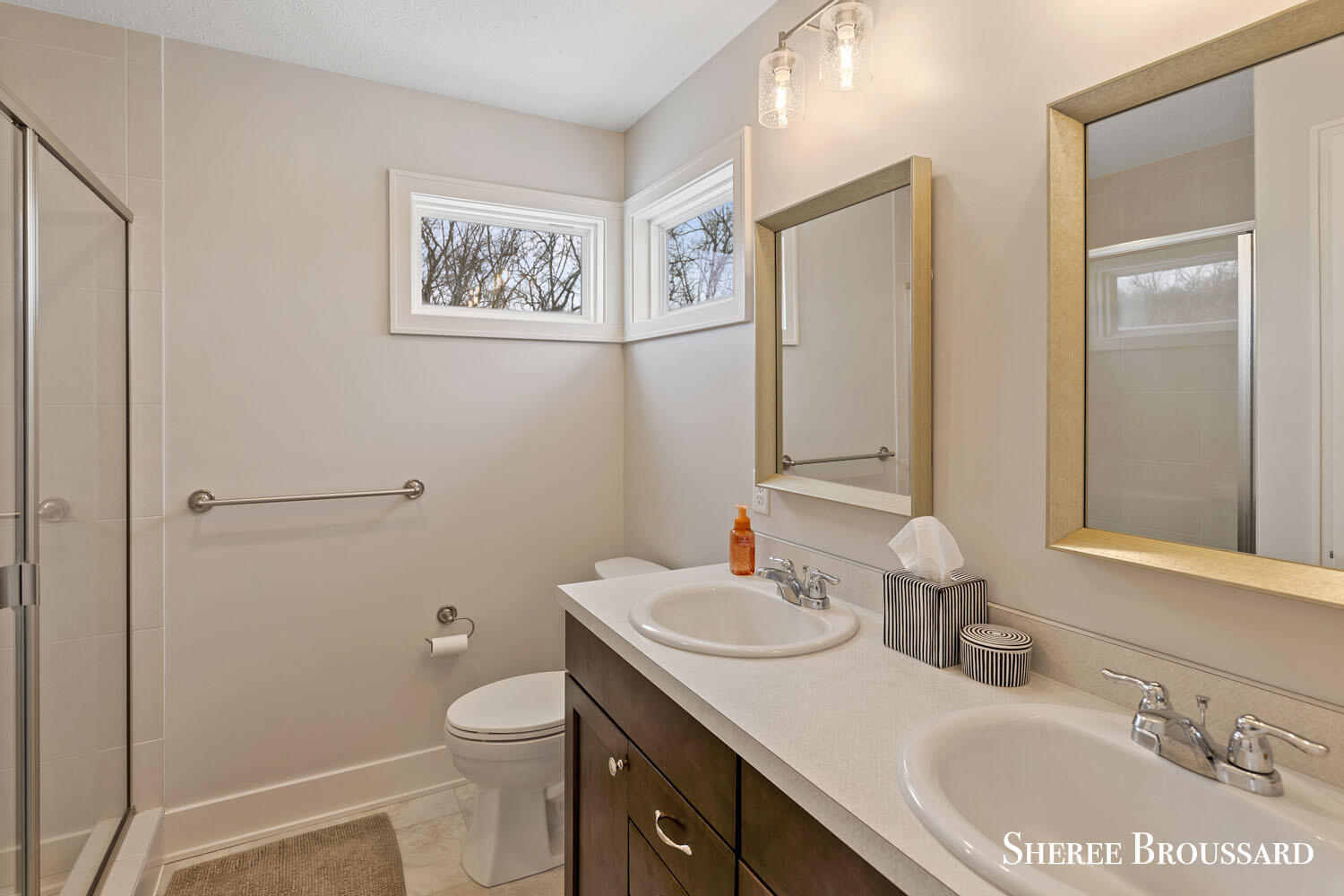 3458 Jules Lillian Drive NE