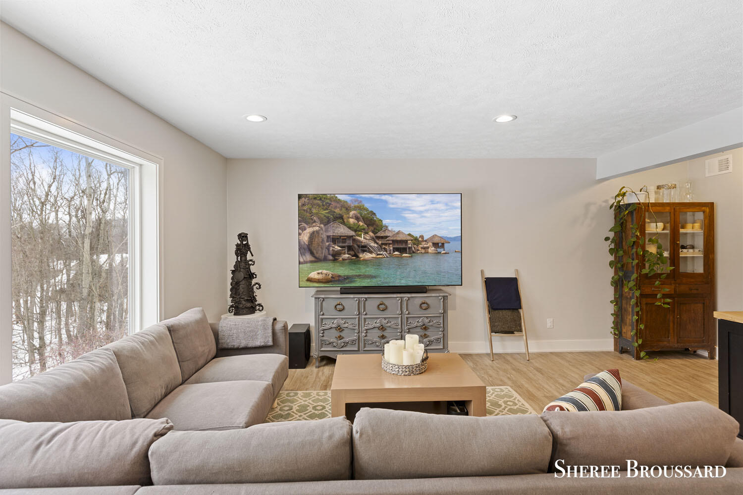 3458 Jules Lillian Drive NE