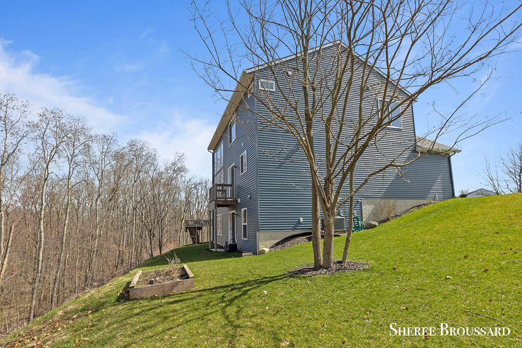3458 Jules Lillian Drive NE