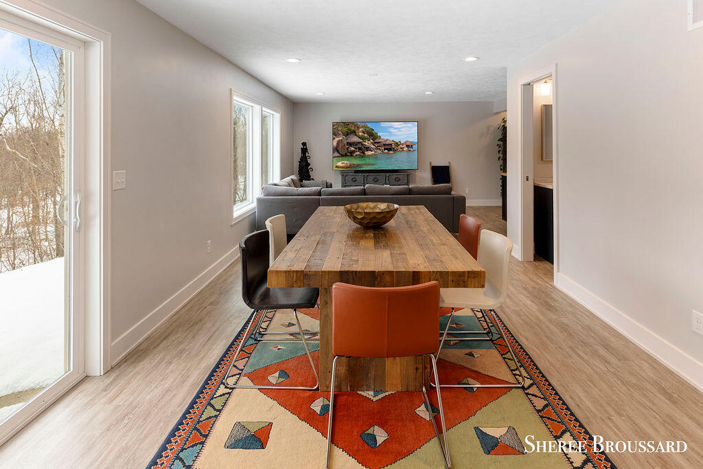 3458 Jules Lillian Drive NE
