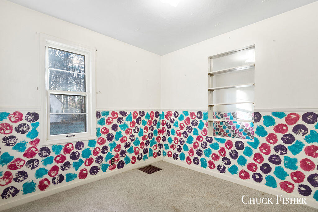137 N Division Avenue