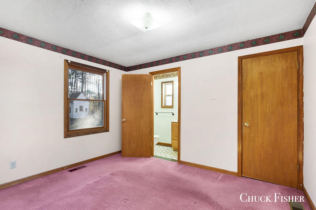 137 N Division Avenue