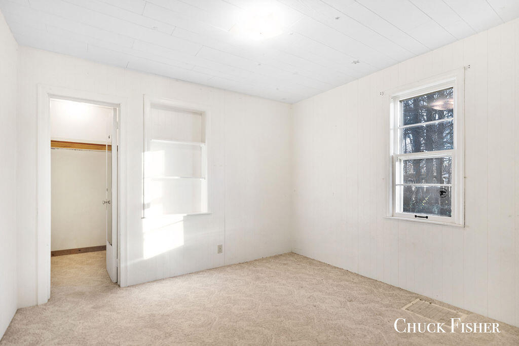 137 N Division Avenue