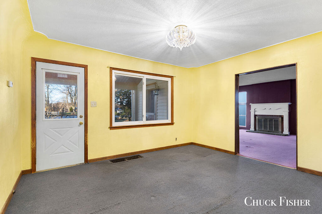 137 N Division Avenue