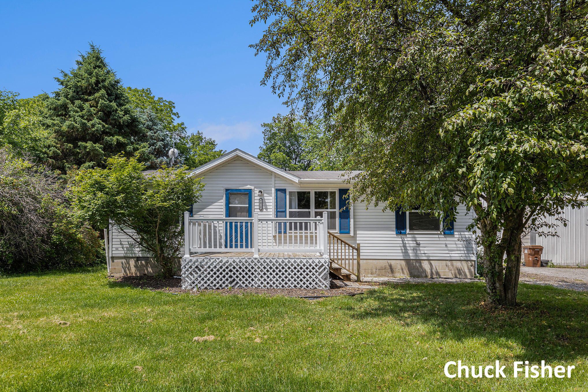7922 Lake Creek