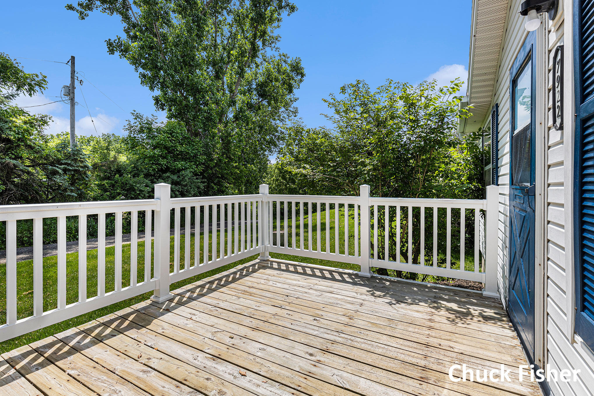 7922 Lake Creek