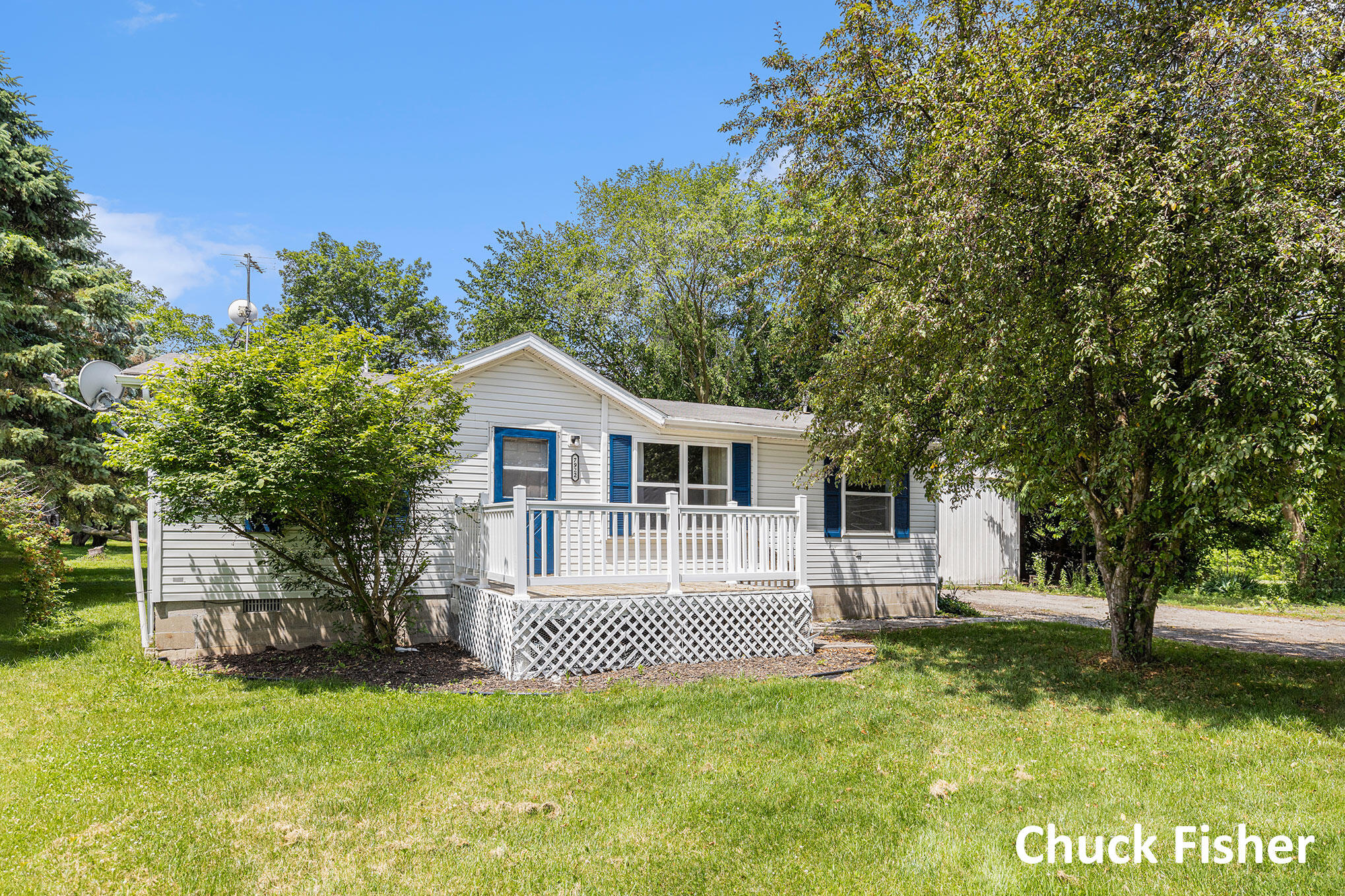 7922 Lake Creek