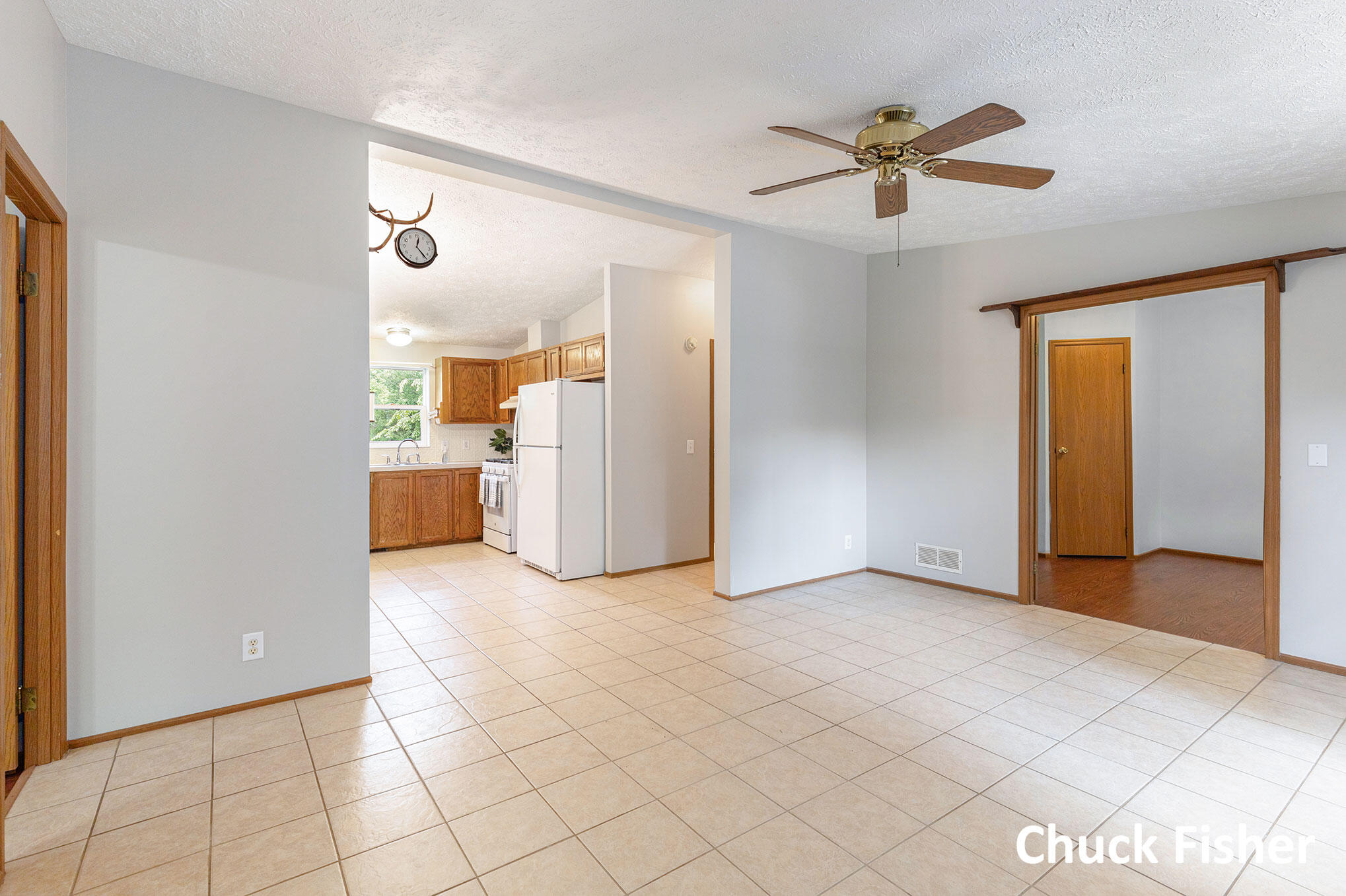 7922 Lake Creek