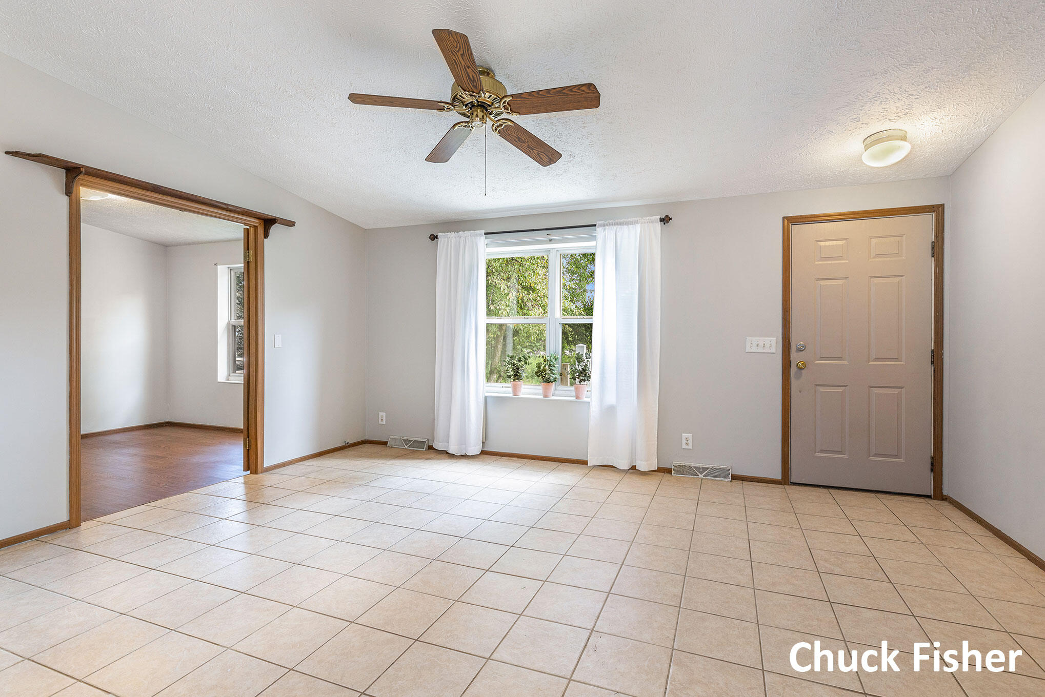 7922 Lake Creek