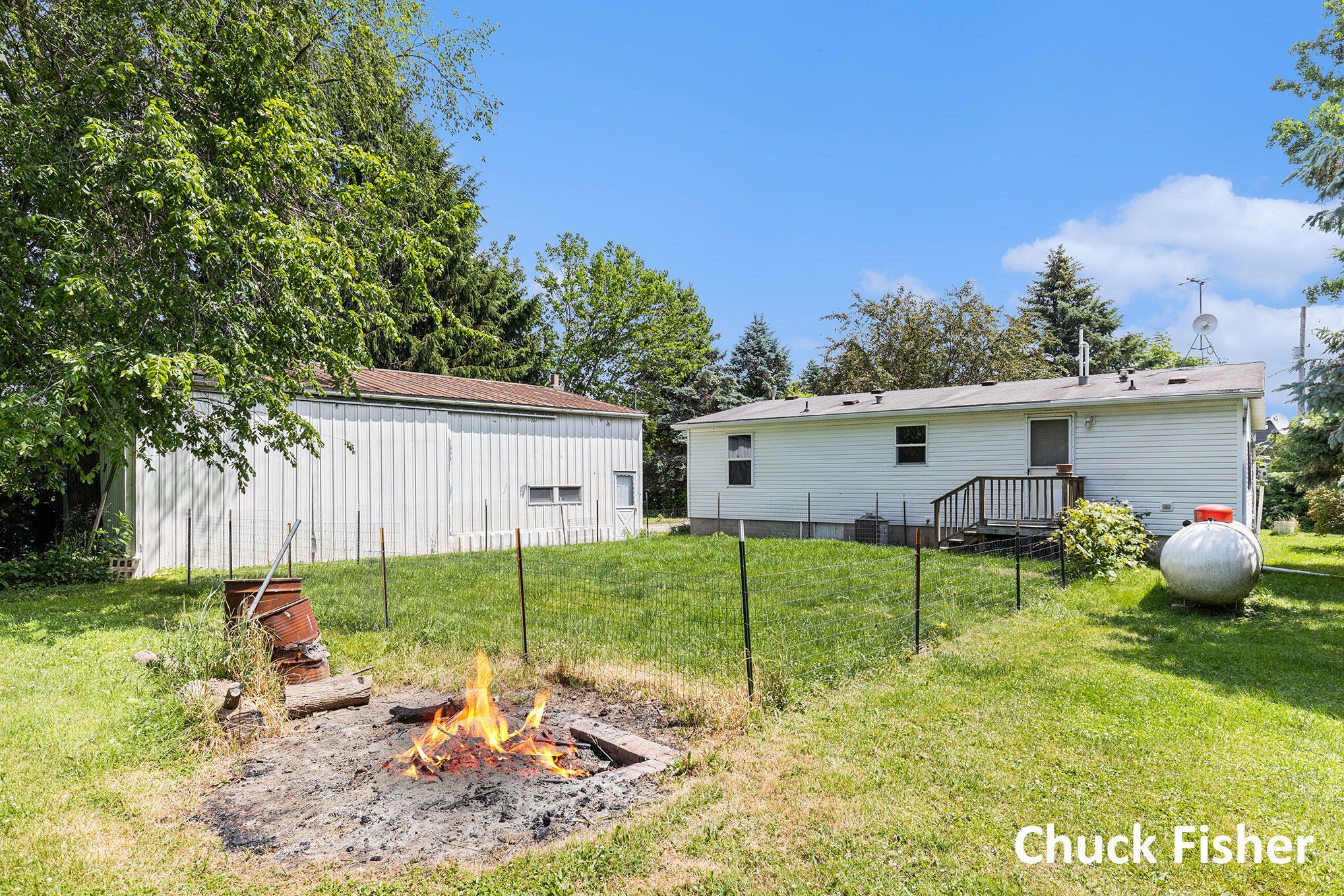 7922 Lake Creek