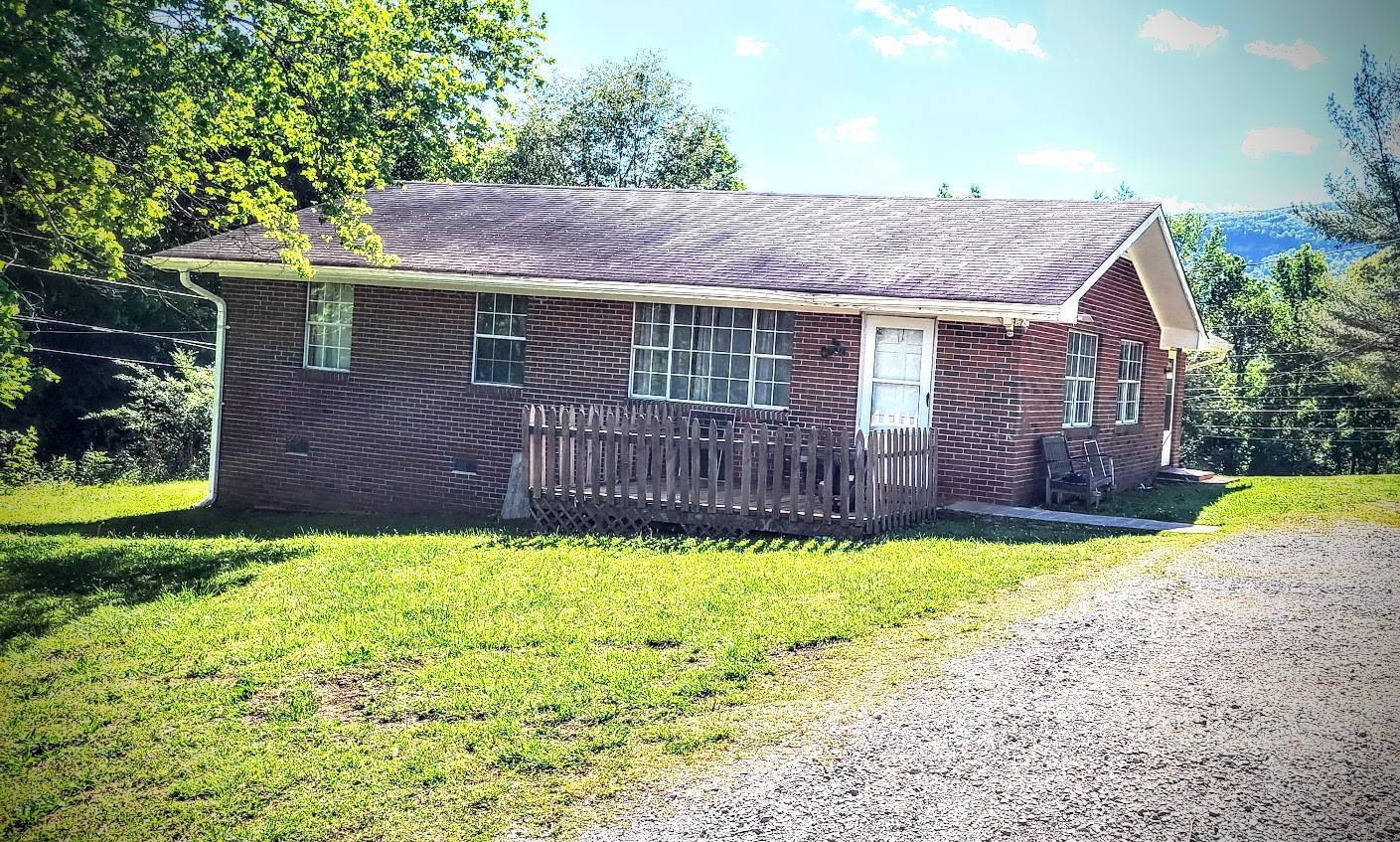 294 N Cedar St