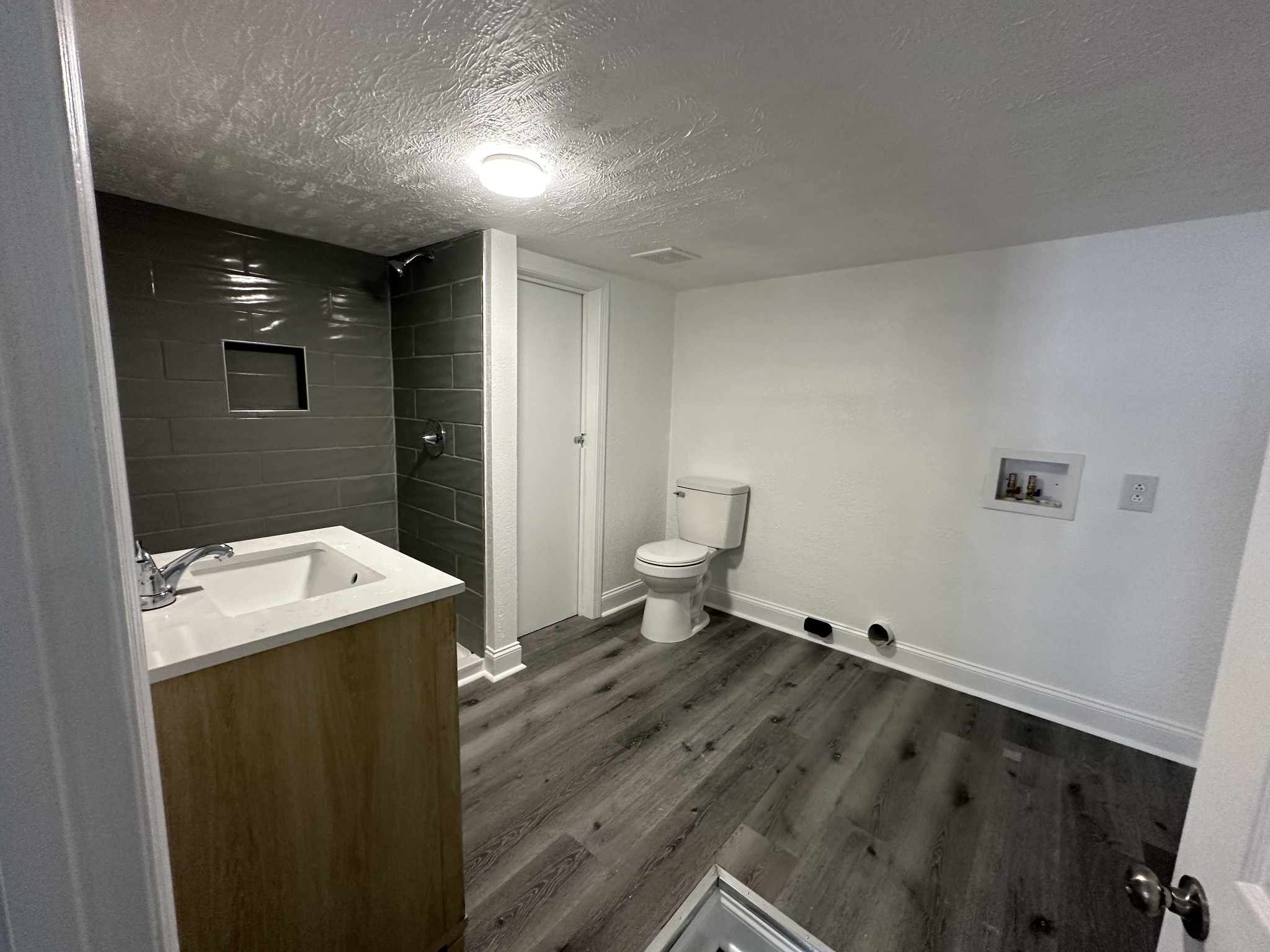 127 E Woodrow St Unit: Unit C