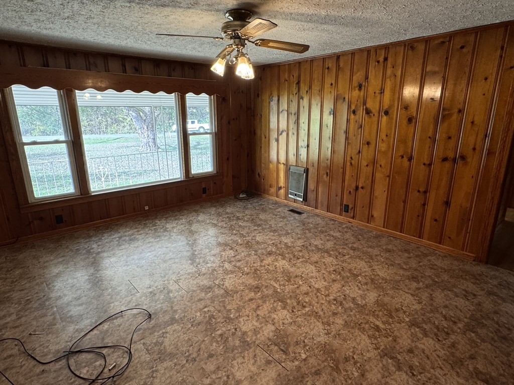 1304 Oak Grove Rd