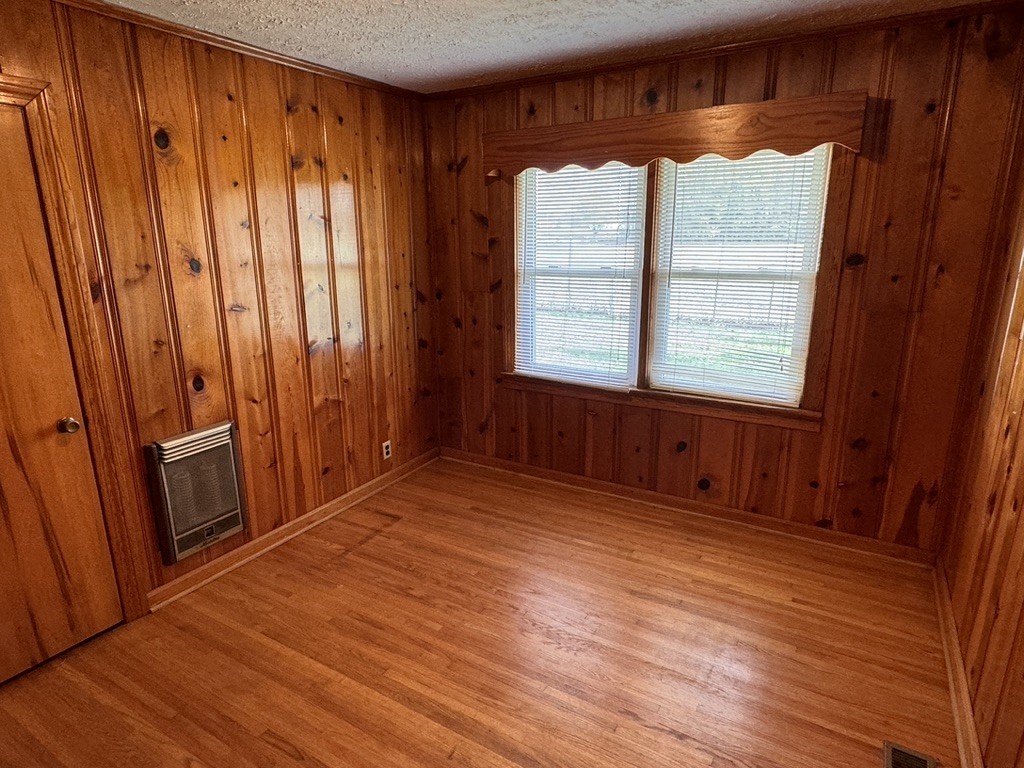 1304 Oak Grove Rd