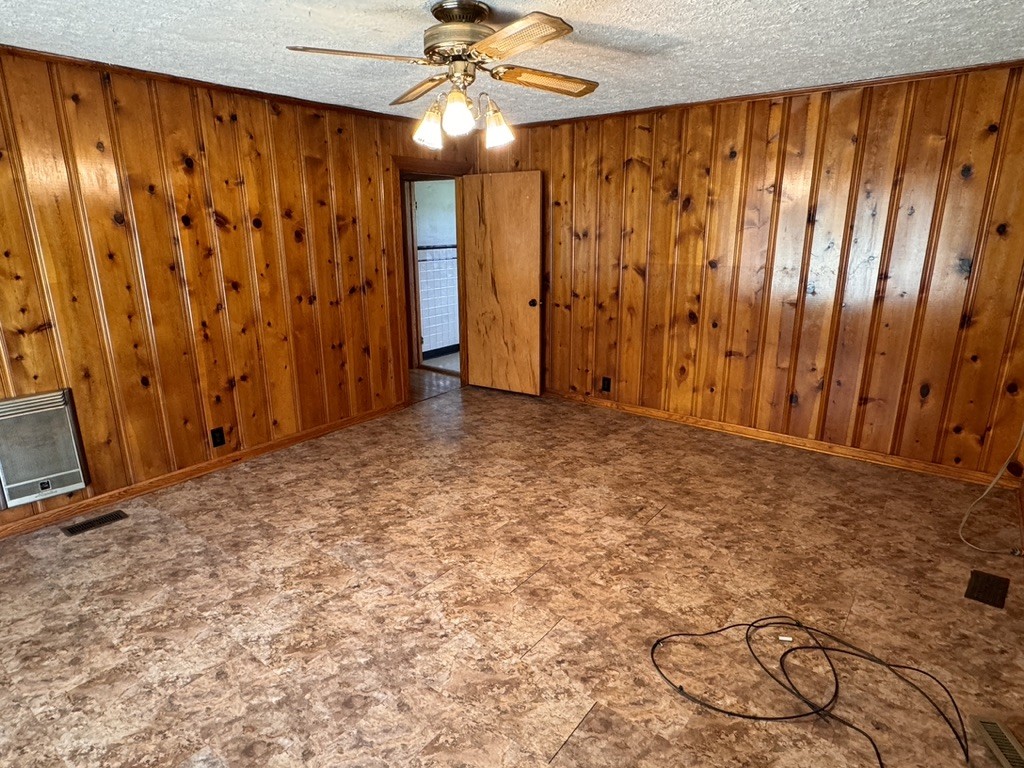 1304 Oak Grove Rd
