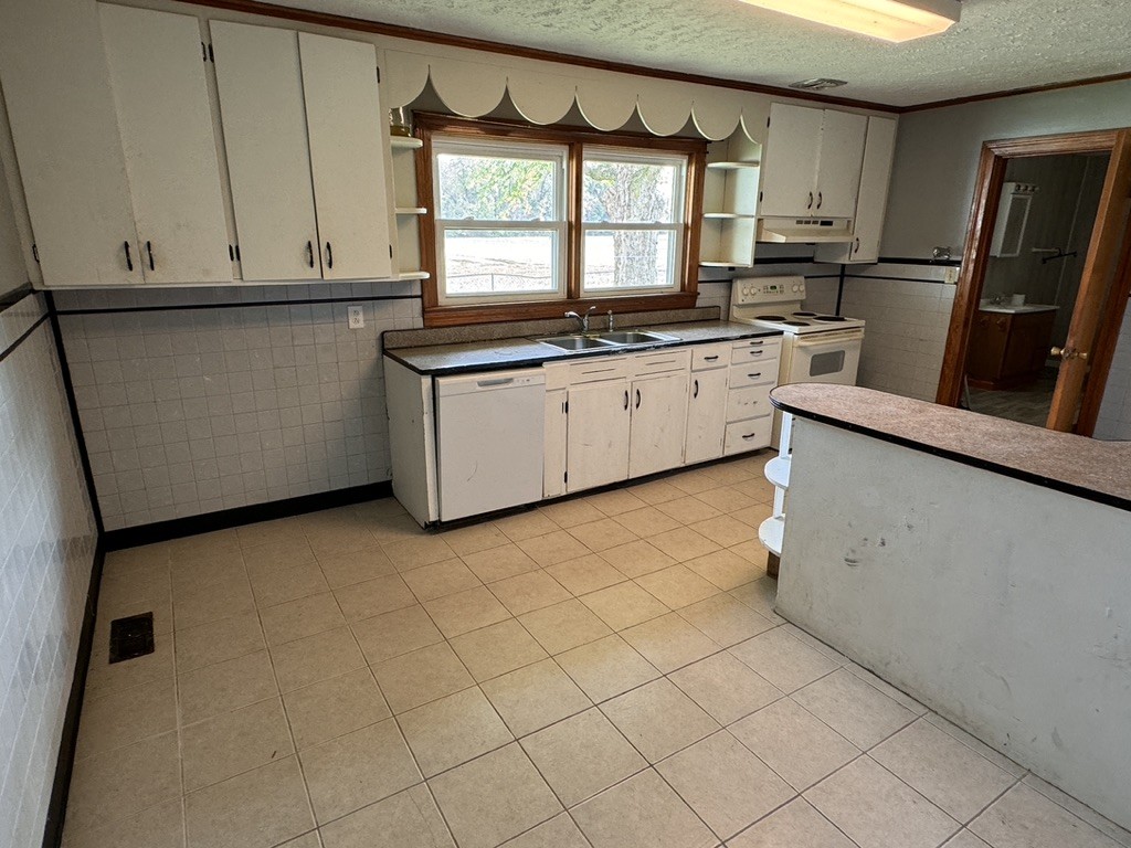 1304 Oak Grove Rd