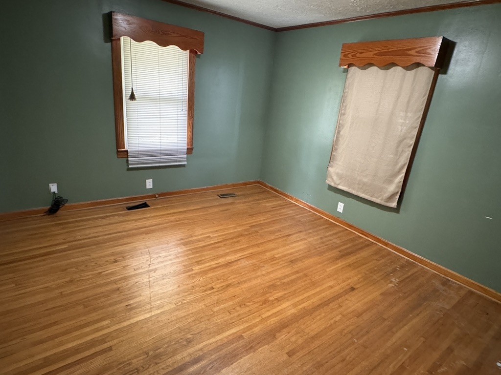 1304 Oak Grove Rd