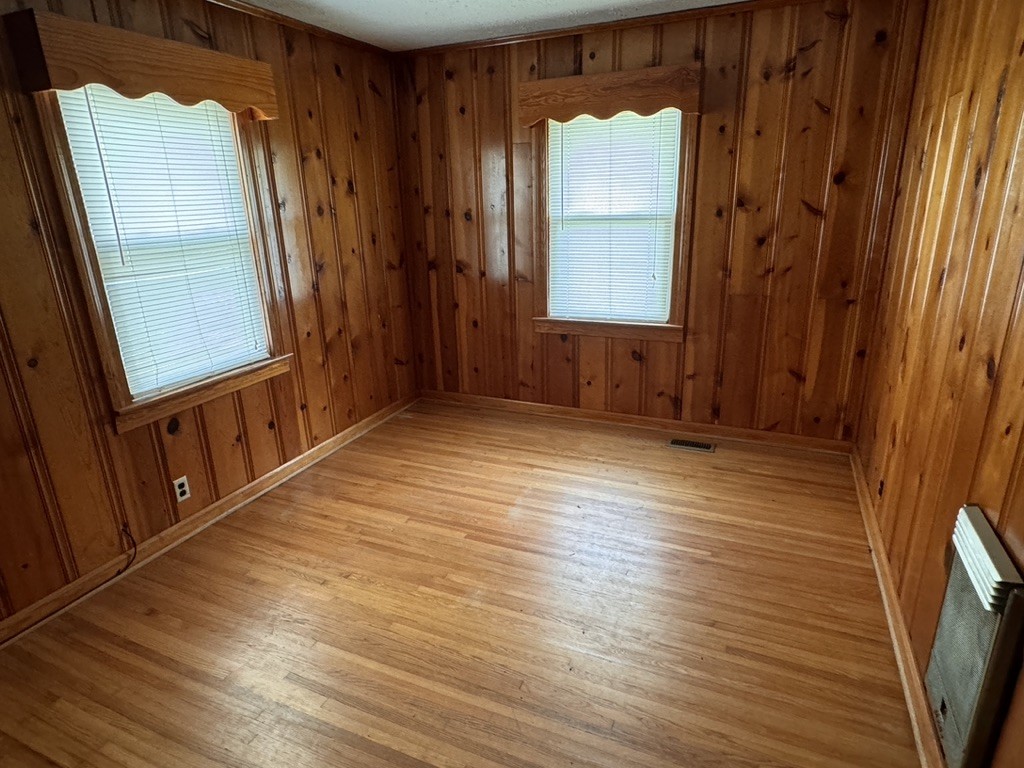 1304 Oak Grove Rd
