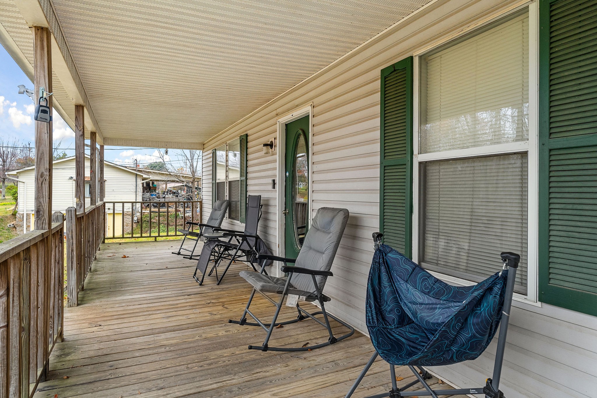 115 Windy Cut St