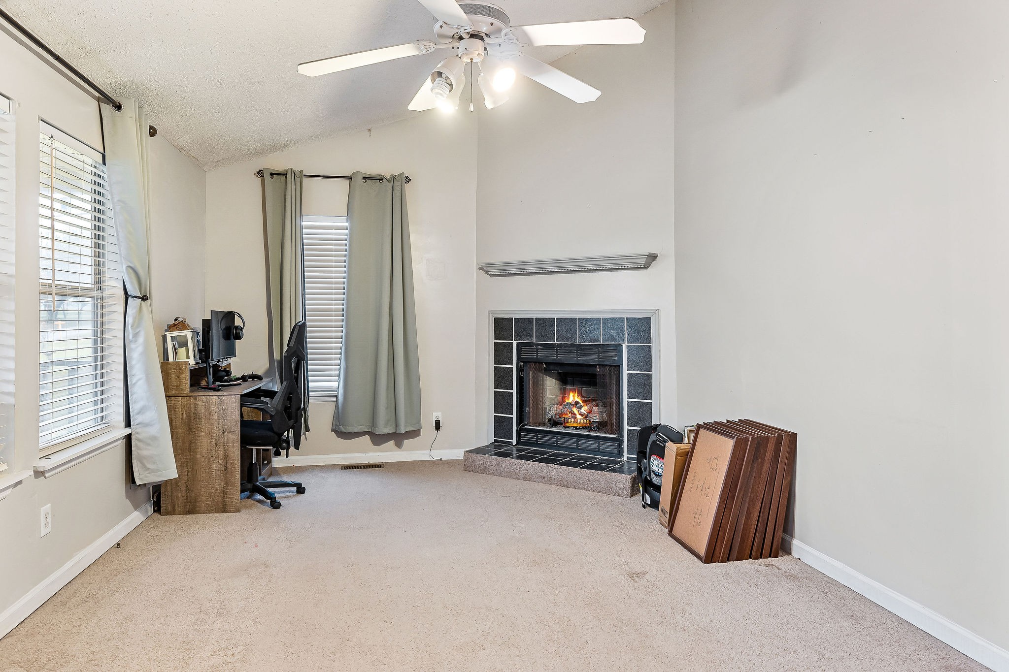115 Windy Cut St