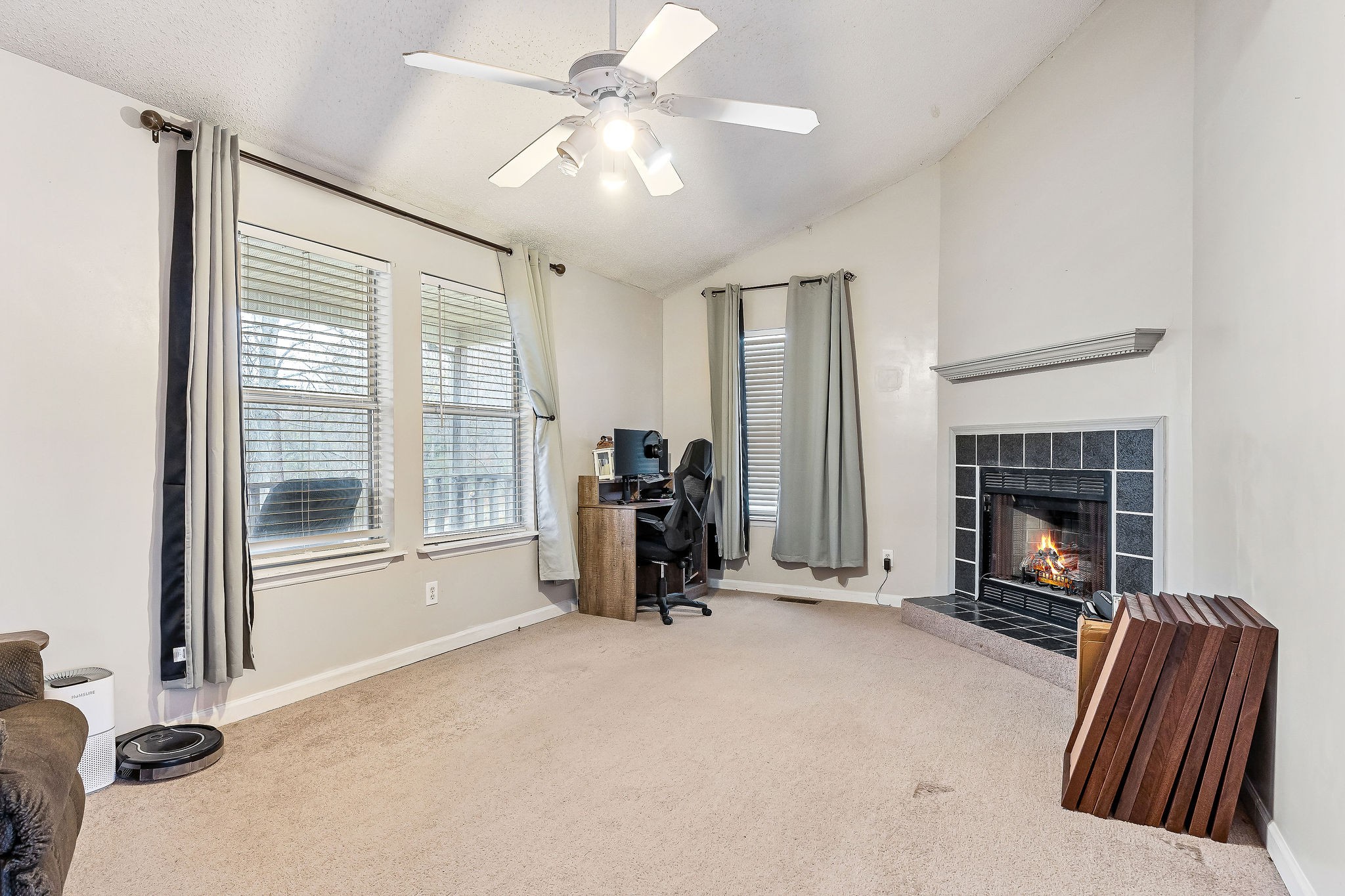 115 Windy Cut St
