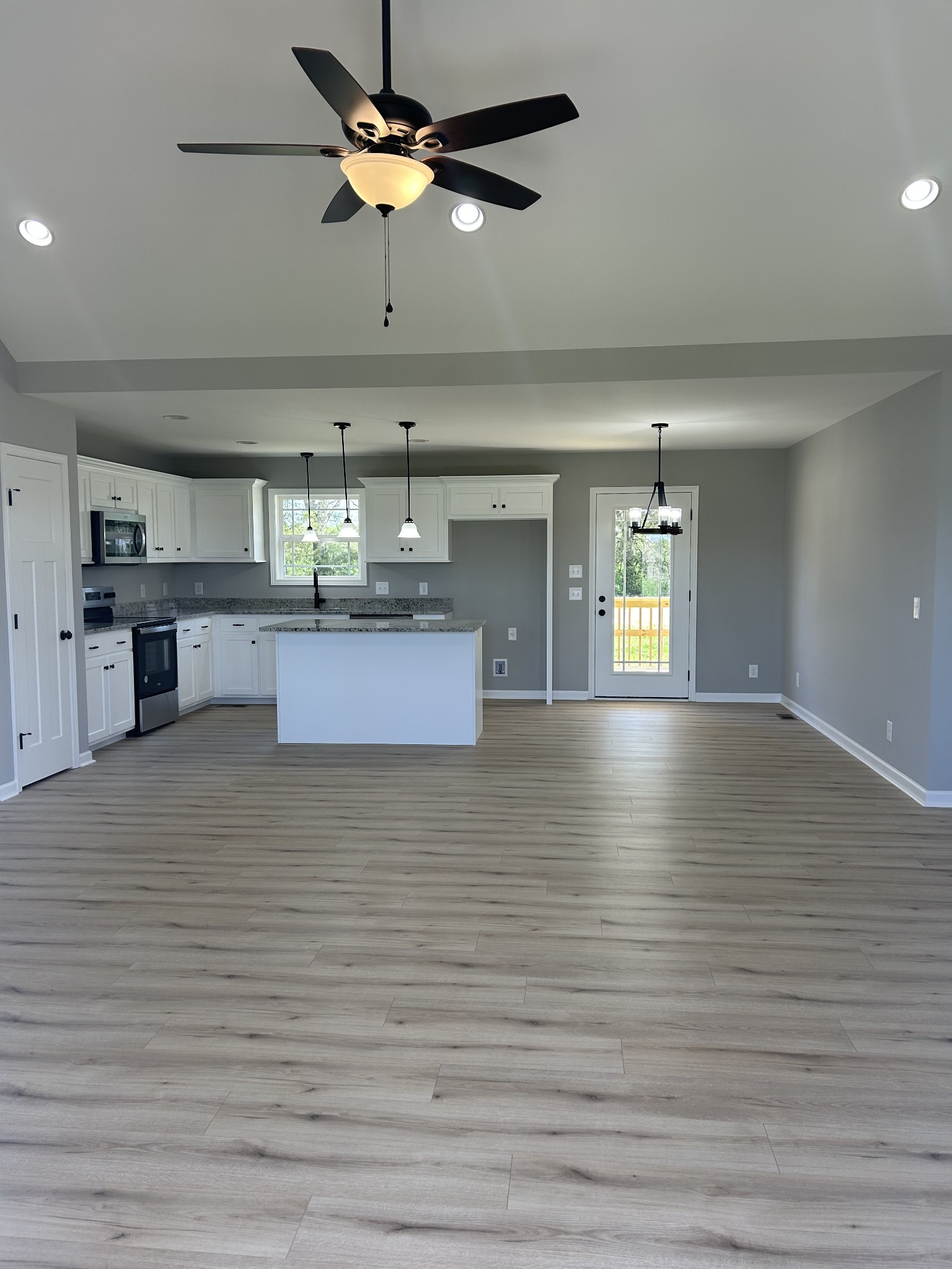 408 Randall Ln