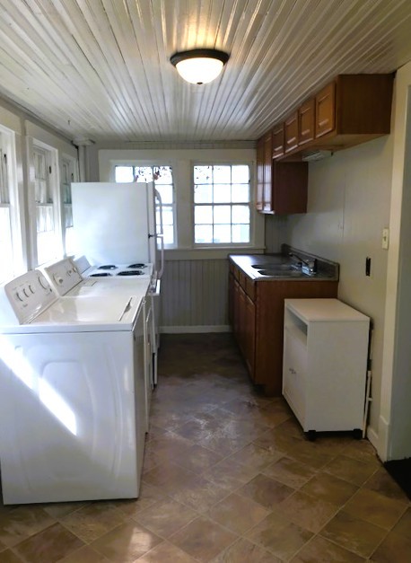 106 S University St Unit: D