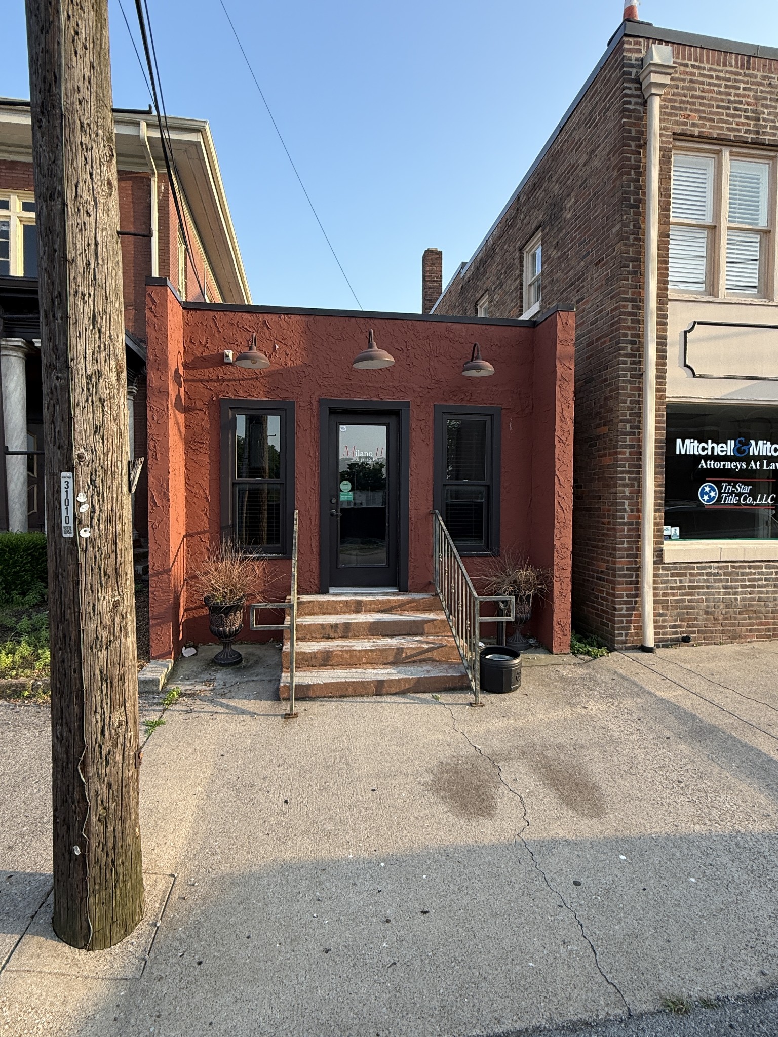 114 E College St
