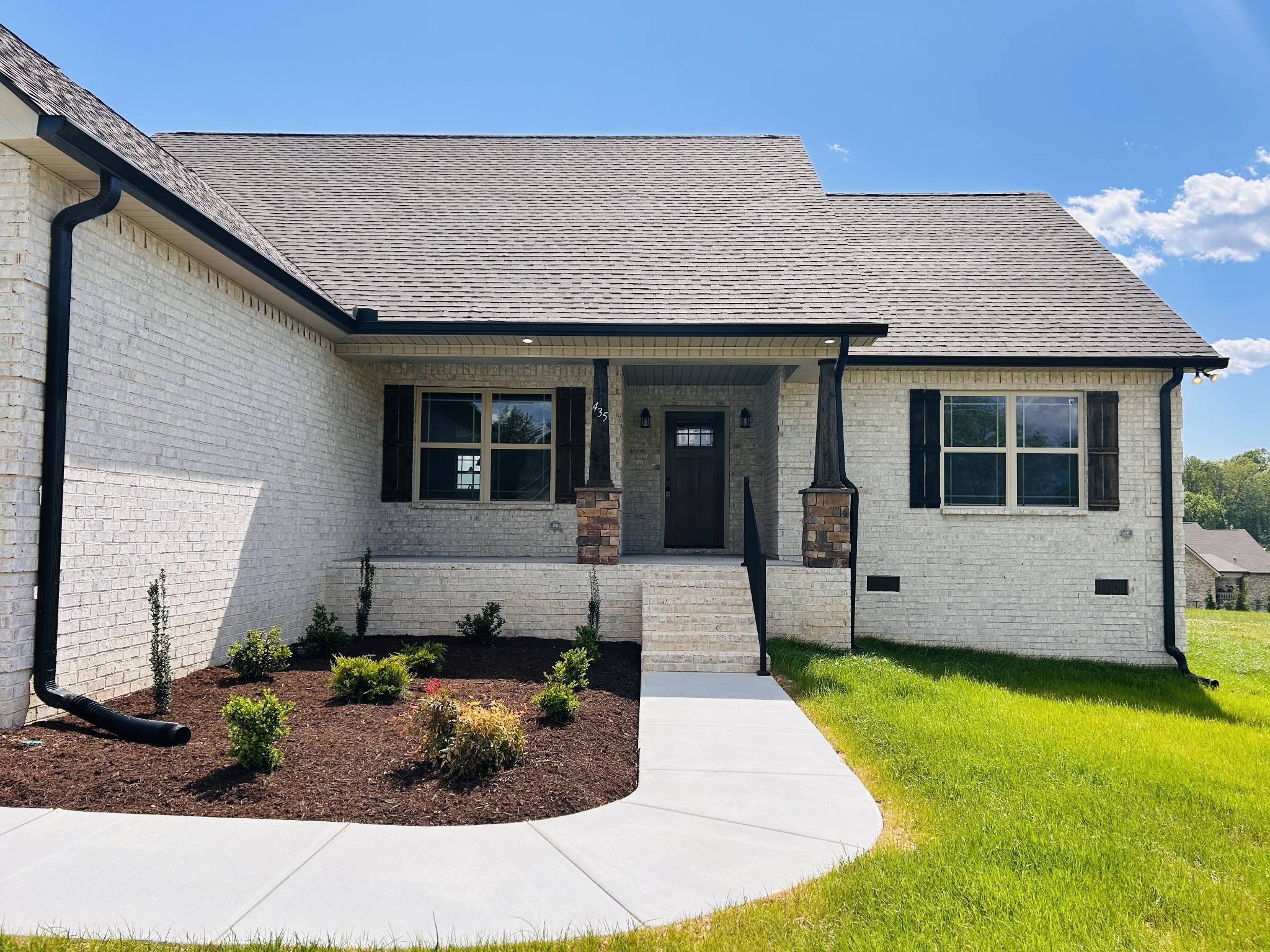 435 Randall Ln