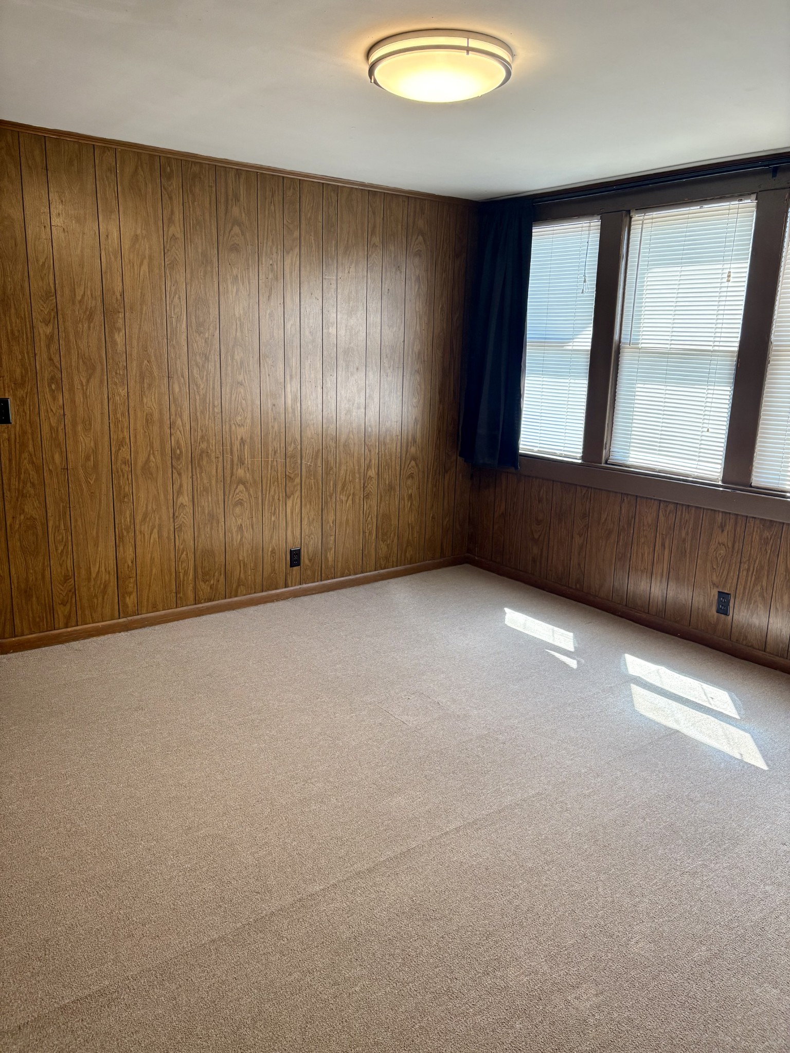 118 N Spring St Unit: 1