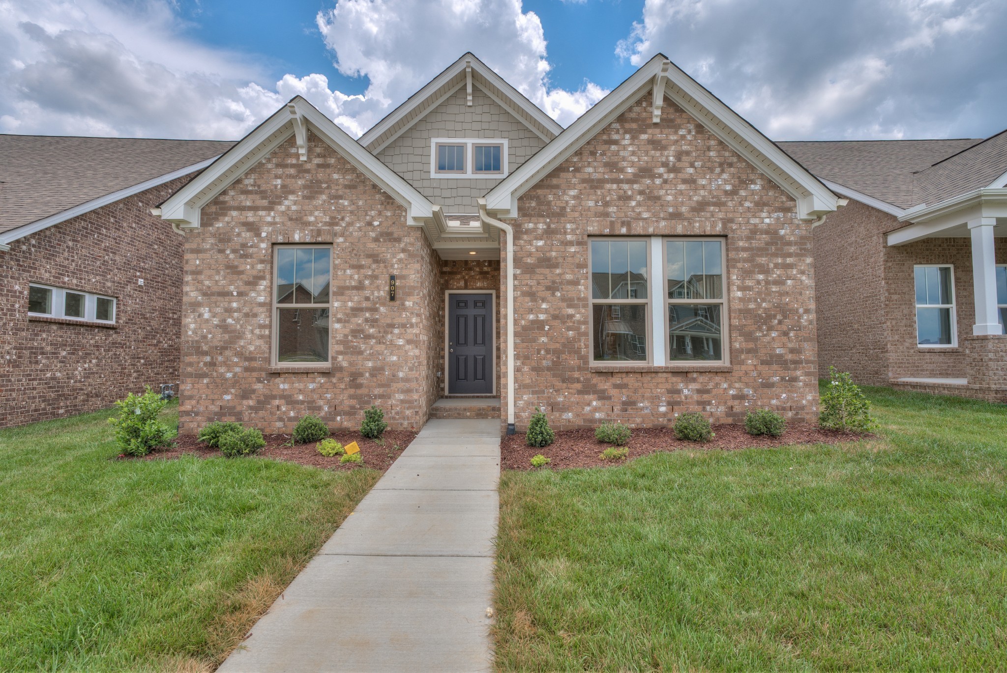 907 Nance Ln