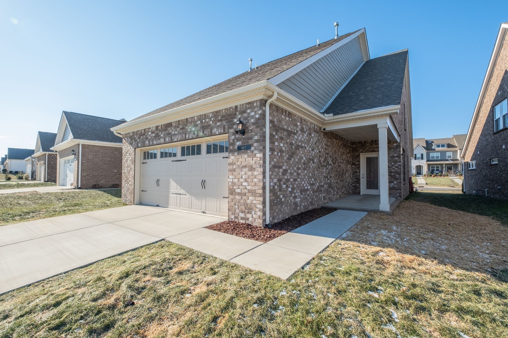 907 Nance Ln